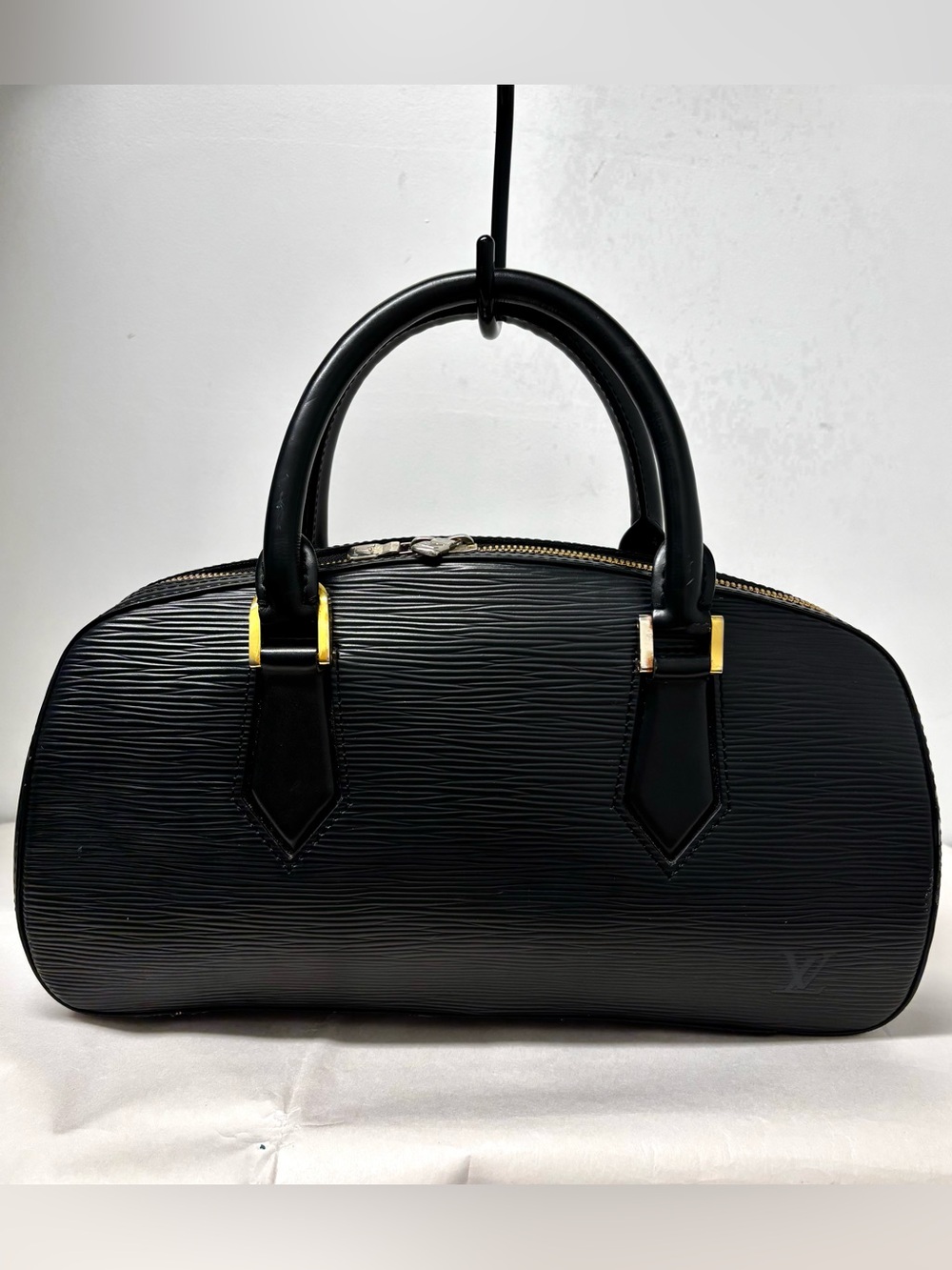 Authentic LOUIS VUITTON Black Epi Leather Jasmin Bag